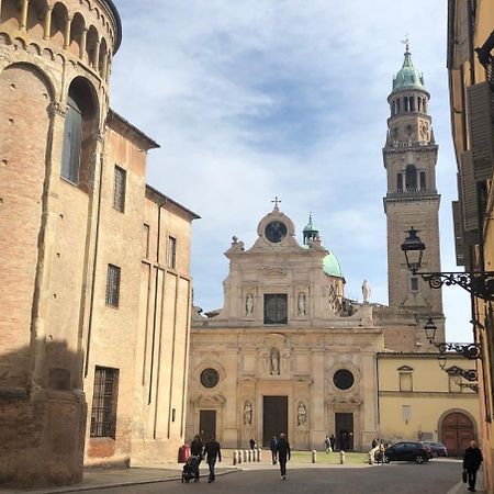 Luxury 1 Al Duomo Di Parma Apartment Exterior photo