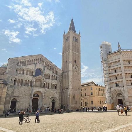 Luxury 1 Al Duomo Di Parma Apartment Exterior photo