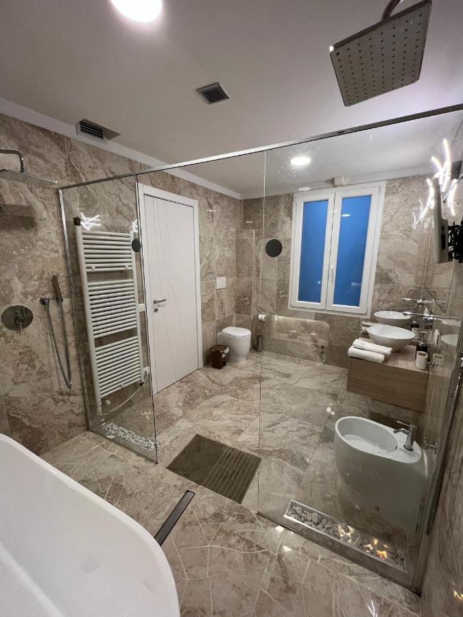 Luxury 1 Al Duomo Di Parma Apartment Exterior photo