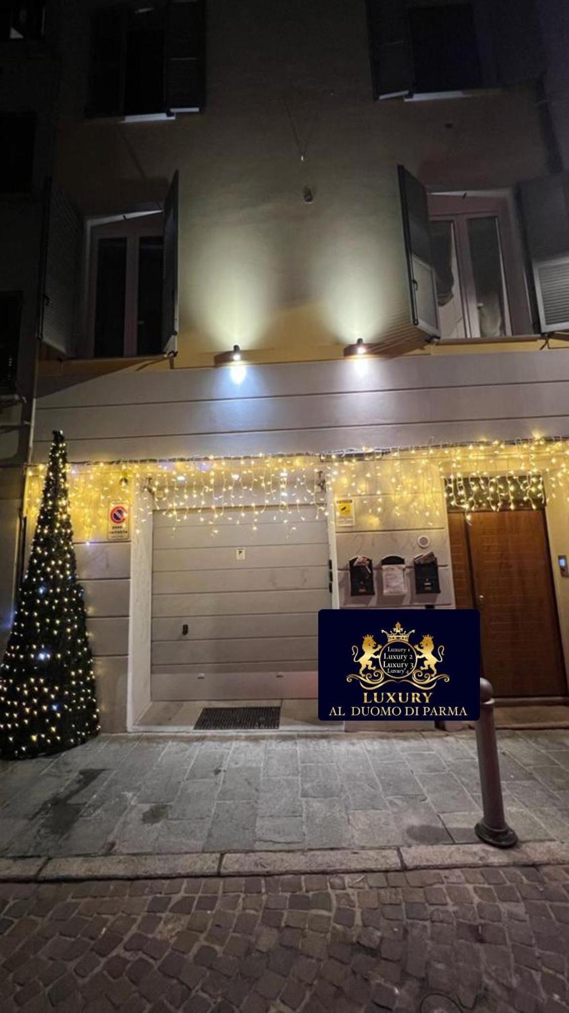 Luxury 1 Al Duomo Di Parma Apartment Exterior photo